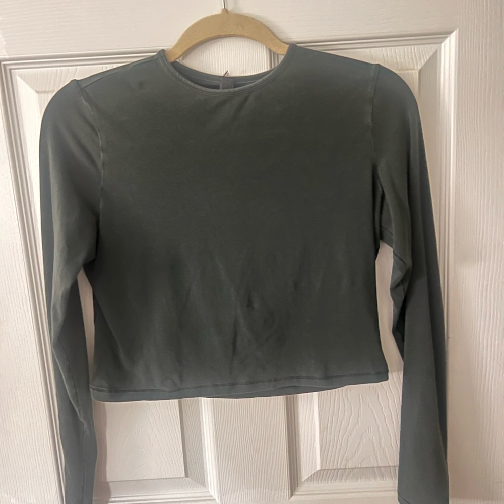 SKIMS Long Sleeve Crop Top - Dark Gray